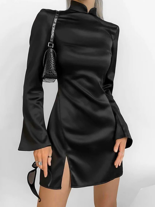 Vestido Curto Cetim Gola Alta Preto