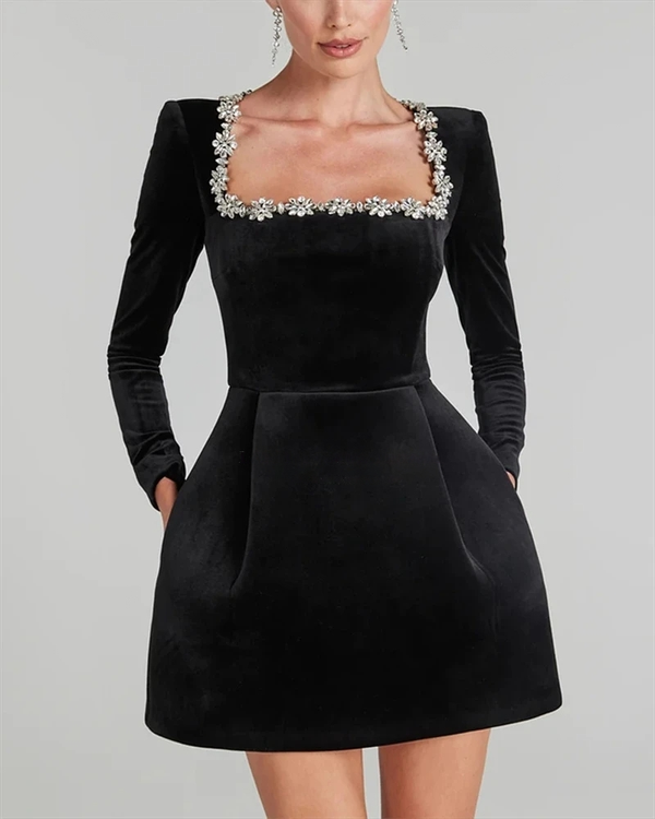 Vestido Curto de Veludo