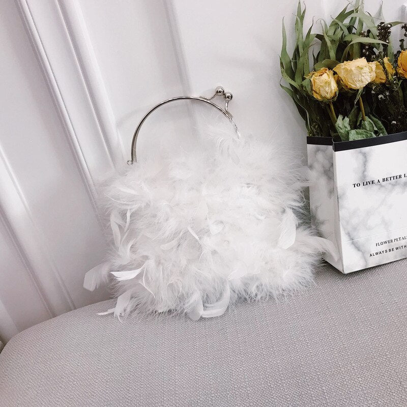Bag de Plumas com Alça de Corrente