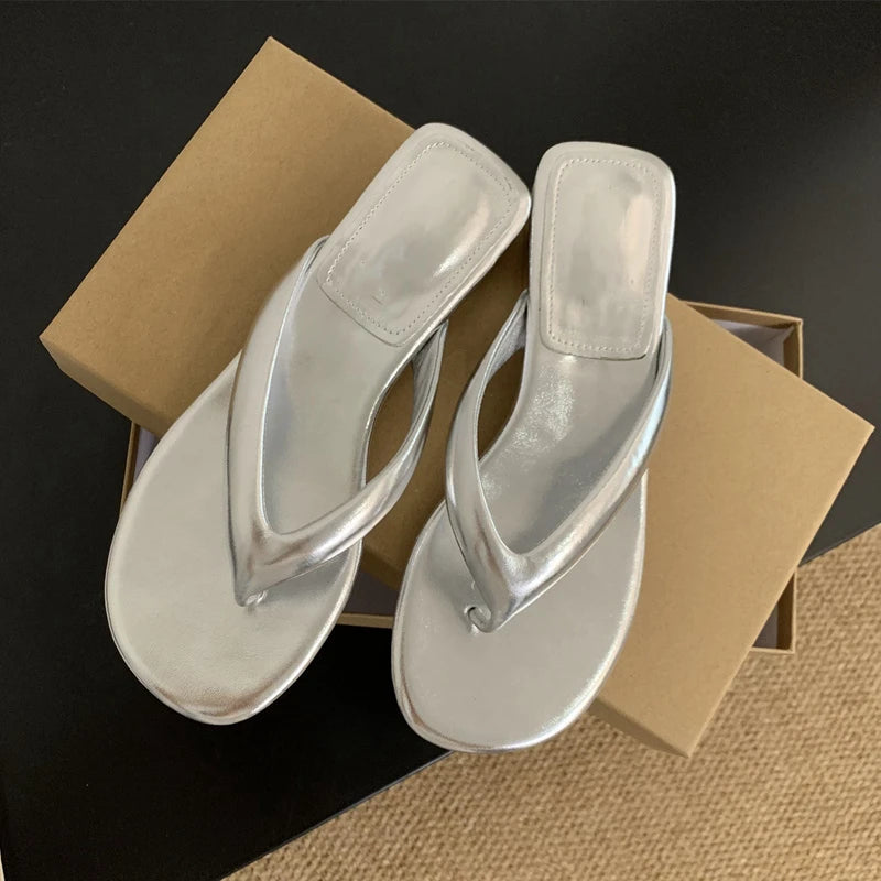 Chinelo Casual Minimalista Salto Baixo