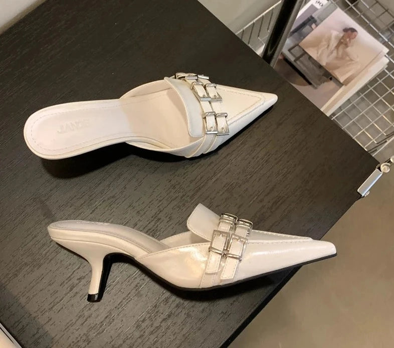  Mule com Fivela Salto Fino