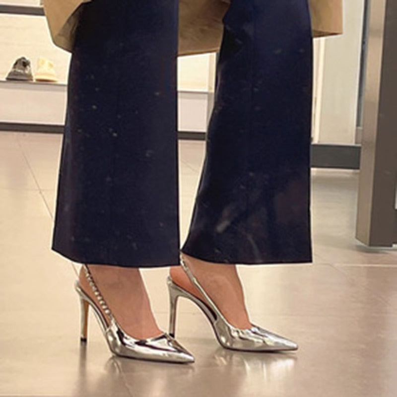 Scarpin Bico fino Prata