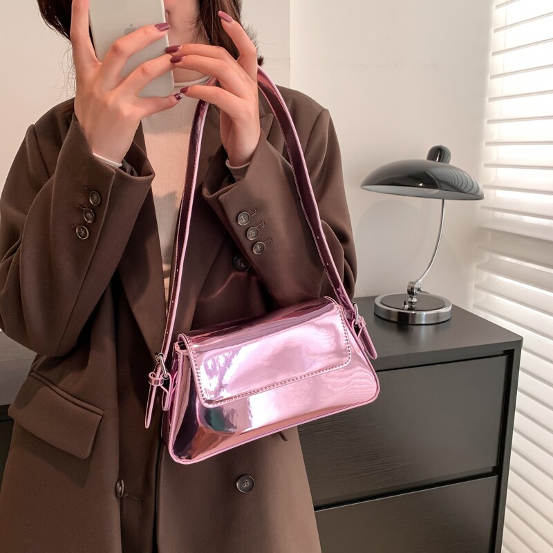 Bolsa Baguete de Couro Metálica
