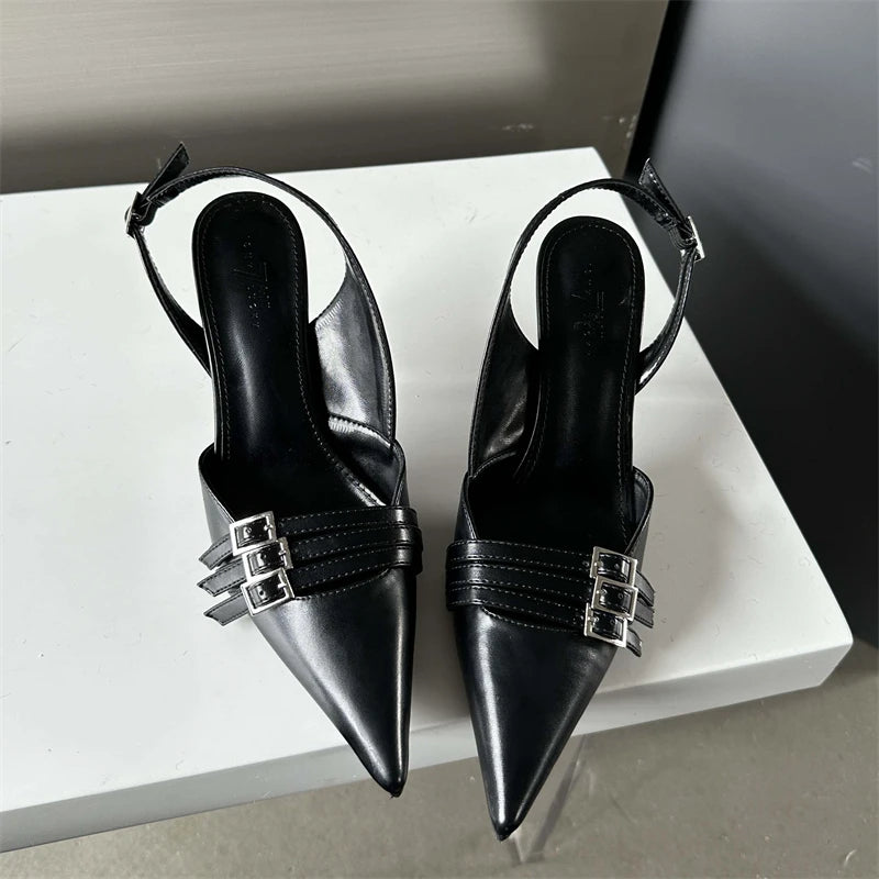   Scarpin Salto Alto com Fivela Slingback 