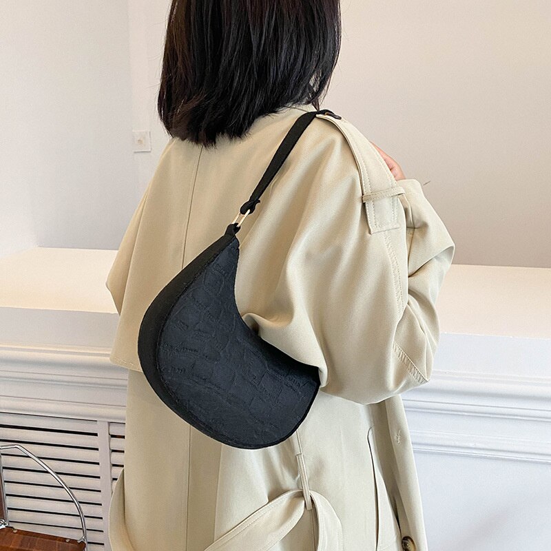 Bolsa Meia Lua de Couro Croco