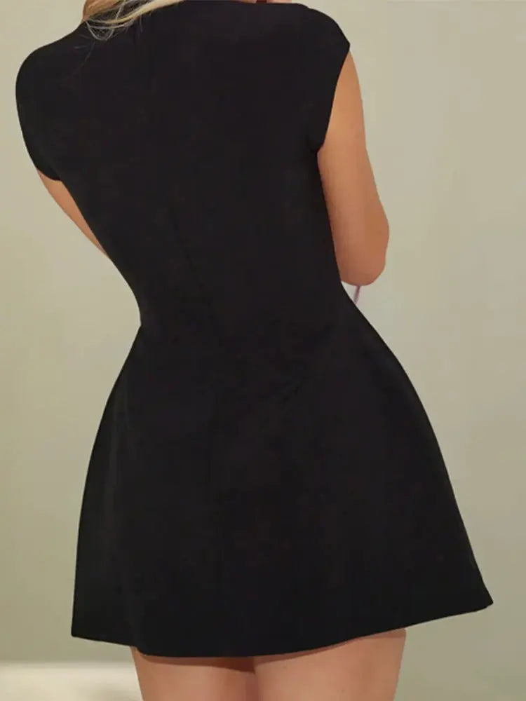 Vestido Curto Evase