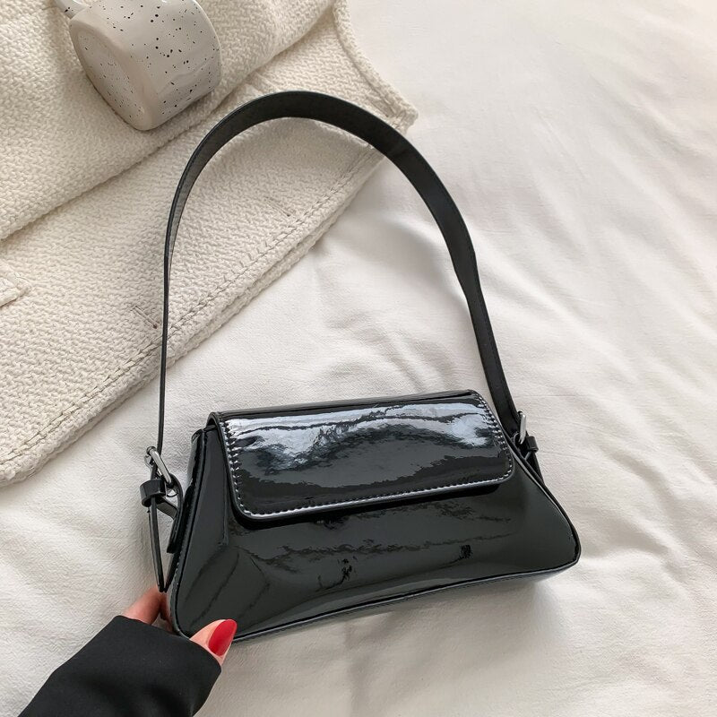 Bolsa Baguete de Couro Metálica