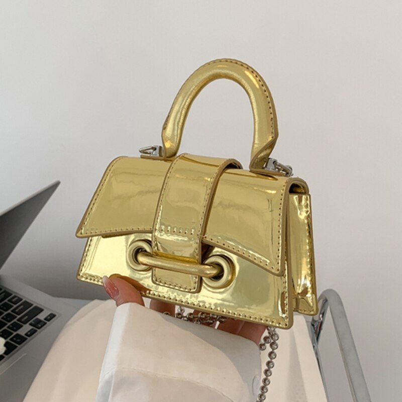  Bolsa de Couro Metalizada com Alça Corrente