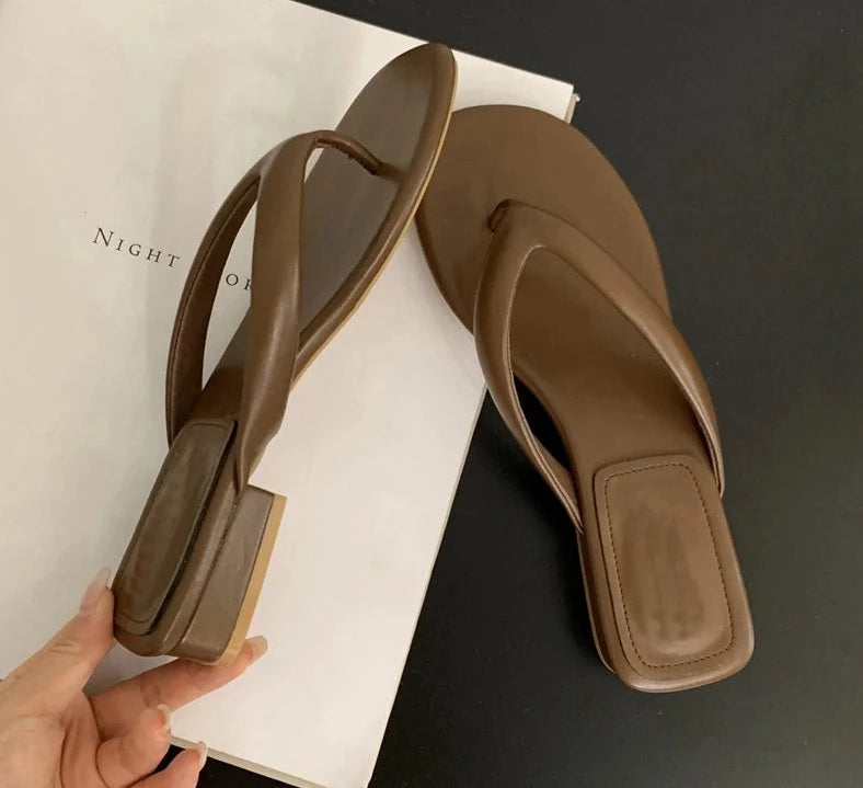 Chinelo Casual Minimalista Salto Baixo