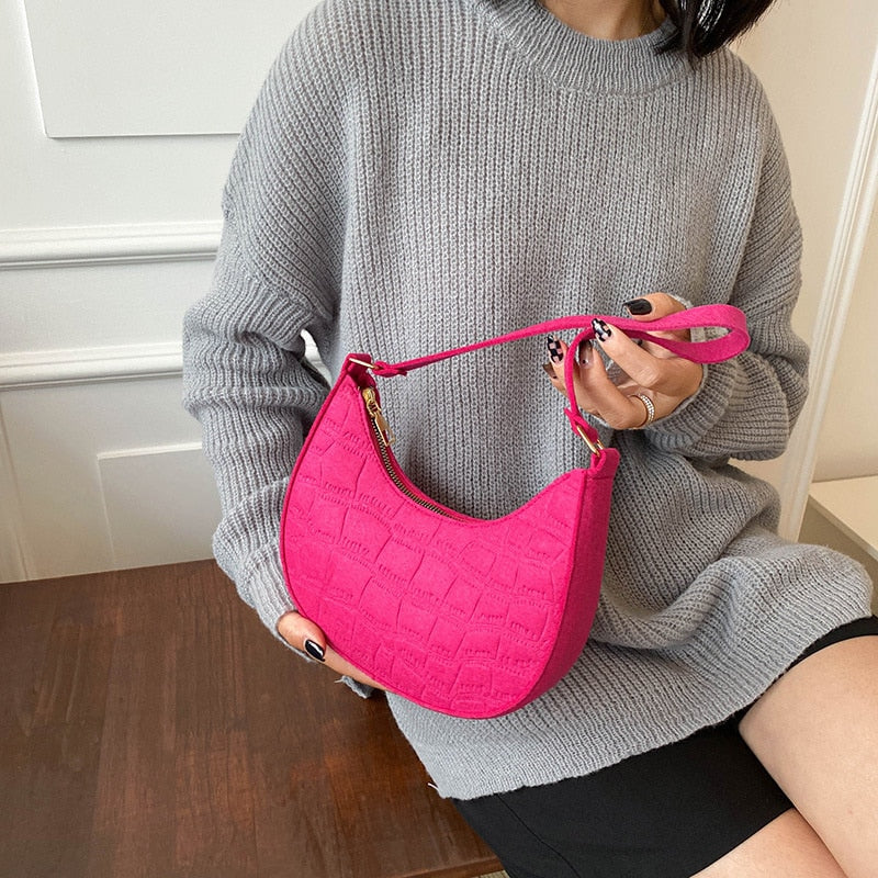 Bolsa Meia Lua de Couro Croco