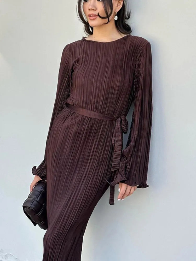 Vestido Midi Plissado Manga Longa