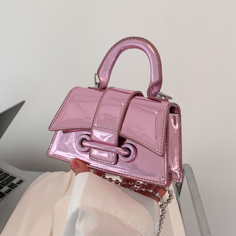  Bolsa de Couro Metalizada com Alça Corrente