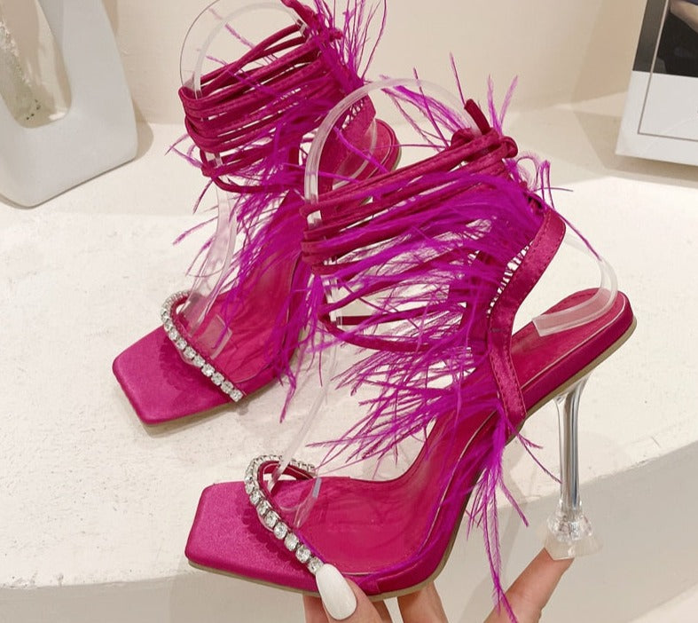 Sandália Gladiadora Penas Strass
