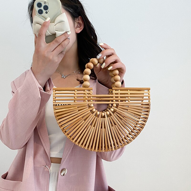 Bolsa Meia Lua de Rattan