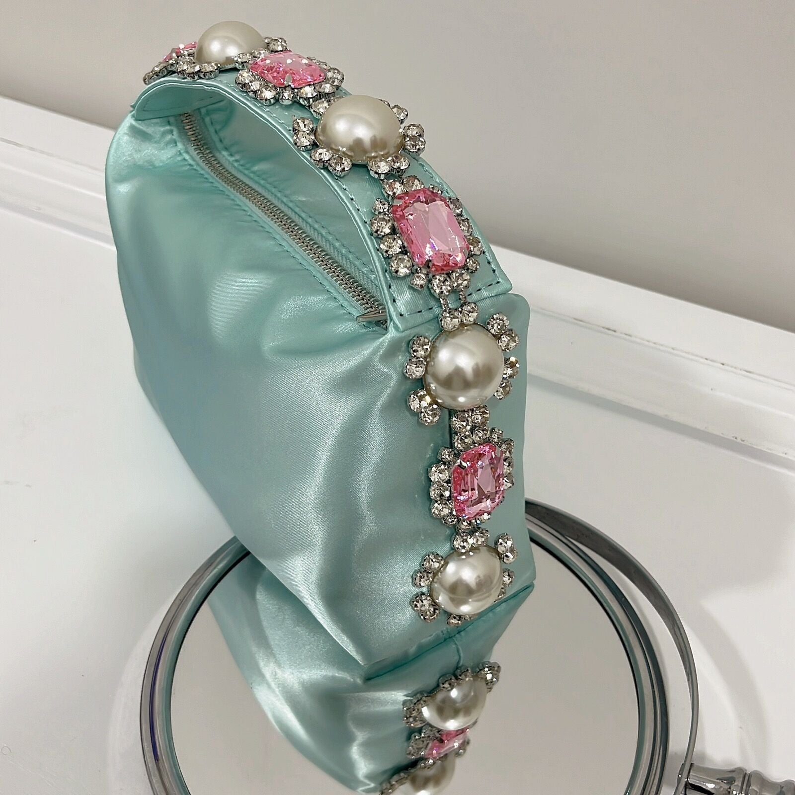 Necessaire de Cetim e Pedras