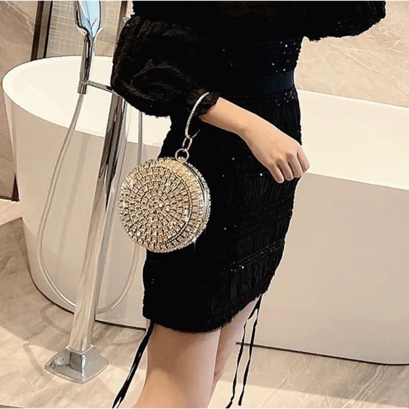 Clutch Redonda Pérola e Strass