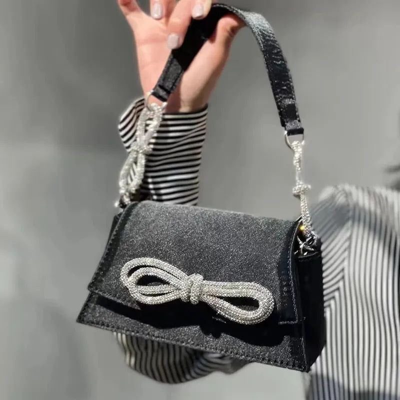 Bolsa Ombro Strass e Laço Preto